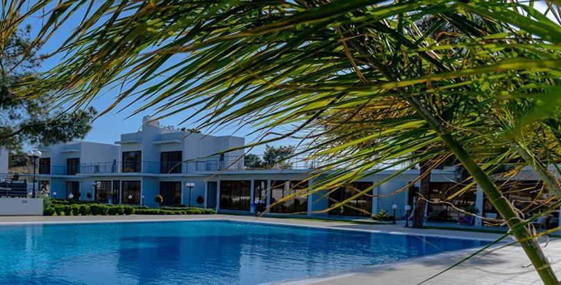 Cosmopolis Multi-Venue Aparthotel Larnaca Exterior photo