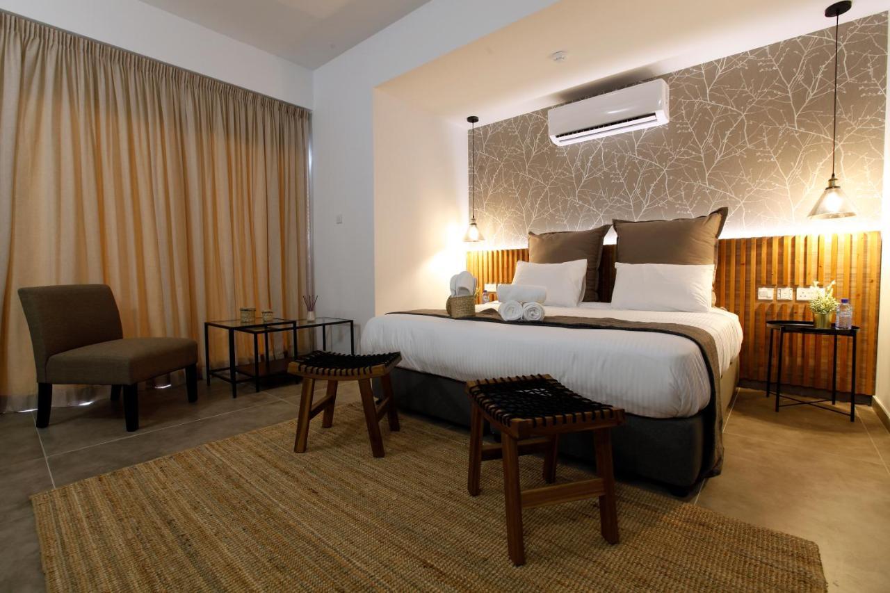 Cosmopolis Multi-Venue Aparthotel Larnaca Exterior photo